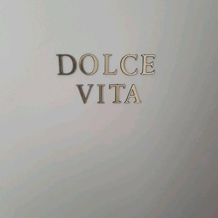 Le Dolce Vita - Centre Historique, Proche Toutes Commodites, Stationnement Aise, Wifi-Netflix Ниор Екстериор снимка